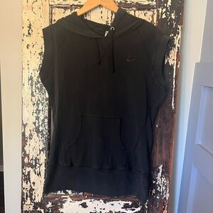 Vintage Nike short sleeve muscle hoodie men’s medium. Embroidered logo